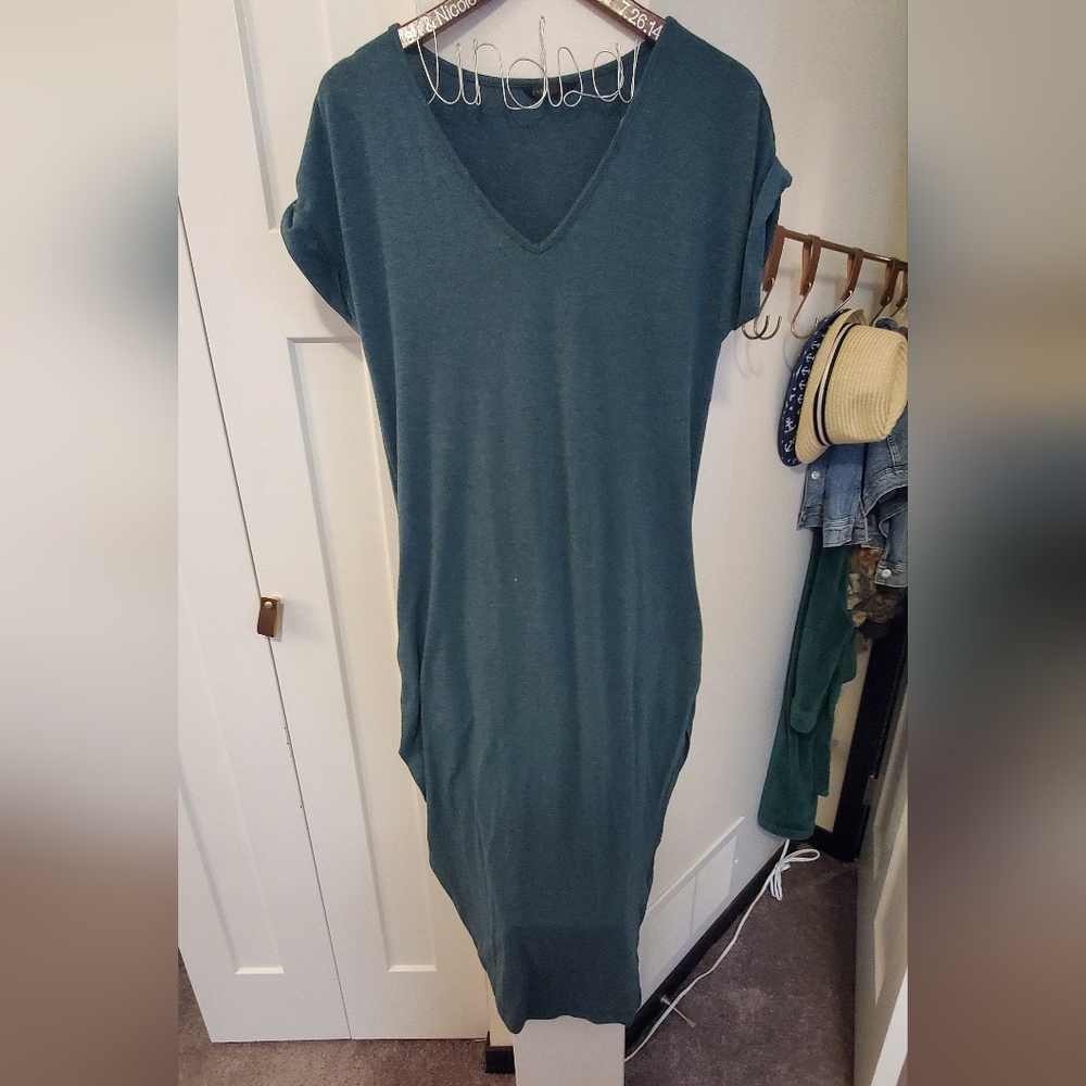 Green flowy dress with pockets